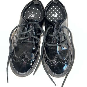 H&M girls dress shoes